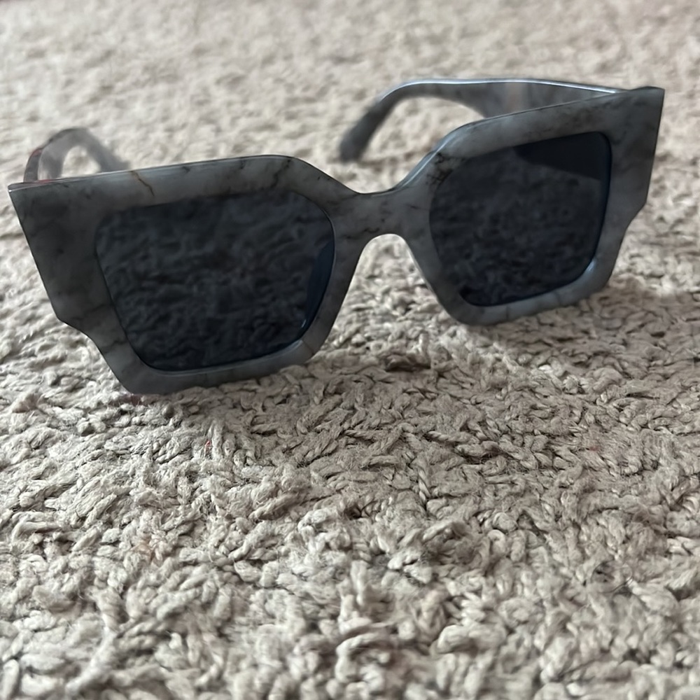 Gray Marble Square Frame Sunglasses - image 4
